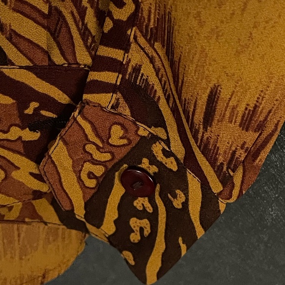 Dalin 2pc Women Button Up Blouse and Tee Leopard/Cheetah Animal Print Sz Med - Picture 6 of 11